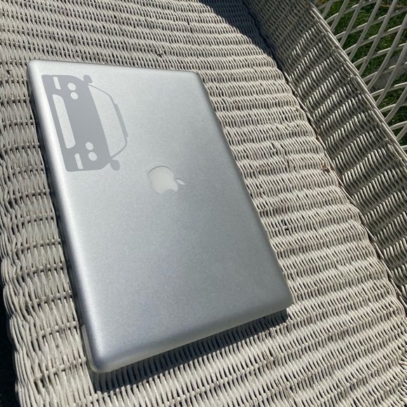 Mac book - Picture 1 of 7
